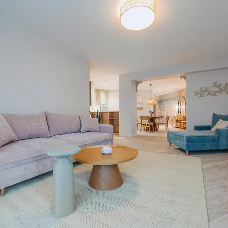 Apartamenty Sun & Snow W Ves Przy Plazy - Plac Zabaw Apartment *
