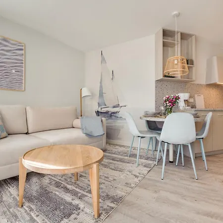 Apartamenty Sun & Snow W Ves Przy Plazy - Plac Zabaw Apartment